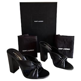 Yves Saint Laurent Loulou Sandales à talons en cuir noir Noir