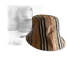 Burberry Gorros Beige