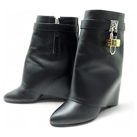 GIVENCHY SHARK LOCK 4G BLACK LEATHER BOOTS SIZE 37 Black