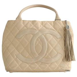 Chanel Cabas Medaillon en cuir beige Beige