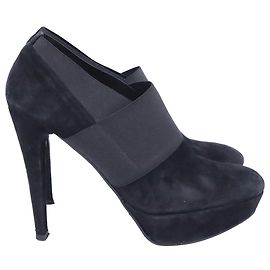 Stuart Weitzman Kilgore Elastic Strap Platform Ankle Boots in Black Suede Black