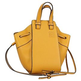 LOEWE Sac à main Hammock Compact en cuir jaune Auth 135252M Jaune