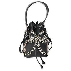 Borsa a secchiello Mon Tresor in pelle nera con borchie e fiocco Fendi Nero