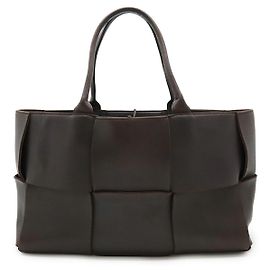 Bolsa Tote Maxi Intrecciato Arco da Bottega Veneta Marrom