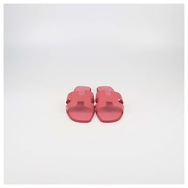 Hermès Hermes Pink Oran Leather Oran Flat Sandal Pink