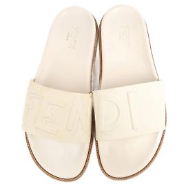 Fendi Gummisandalen in Ecru, Größe 46 EU Beige