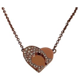 Collier en pierre avec logo en cœur Coach Doré