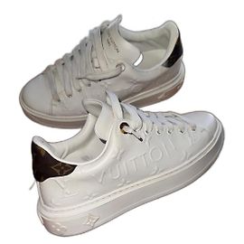 Louis Vuitton Tênis Time Out em couro branco Monogram Branco