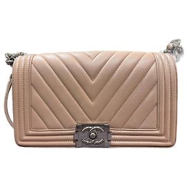 Bolsa Boy Flap Média em Couro Envelhecido Matelassada Rosa com Corrente Chanel Rosa