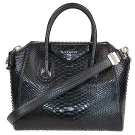 Borsa Antigona piccola in pitone nero di Givenchy Nero