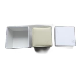 Van Cleef & Arpels Van Cleef earring case Green