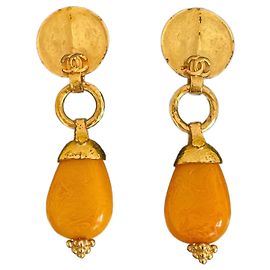 Chanel Maxi Brincos Dourados com Pérolas Gripoix Laranja Laranja Gold hardware