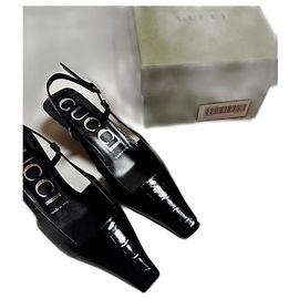 Gucci Black Crocodile-Embossed Leather Back-Strap Pumps Black