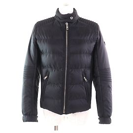 Prada Daunenjacke aus Polyamid
Daunenjacke Schwarz
