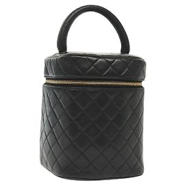 CHANEL Matelassé Kosmetiktasche Lammleder Schwarz Gold CC Auth 141905 Schwarz Golden