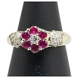 Autre Marque-Au750 Ruby Diamond Flower Ring-Golden