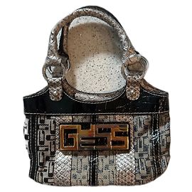 Mini bolsa de mão Guess preta e prata efeito píton Preto Prata