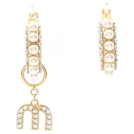 Brincos Miu Miu em banho de ouro com pérolas falsas e strass Branco Dourado Outro