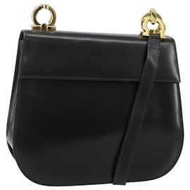 Bolsa de Ombro Gancini em Couro Preto e Dourado Salvatore Ferragamo Auth bs29116 Preto Dourado