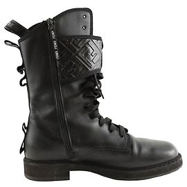 Fendi Botas de couro pretas Preto