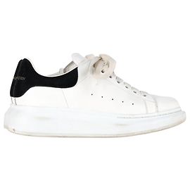 Tênis Oversized Alexander McQueen em Couro Branco Branco Cru