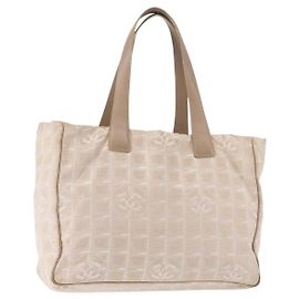 CHANEL Nueva Bolsa Tote de Viaje Nylon Beige Oro CC Auth BA5630 Beige Dorado