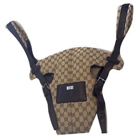 Porta-bebê Gucci autêntico e raro Bege