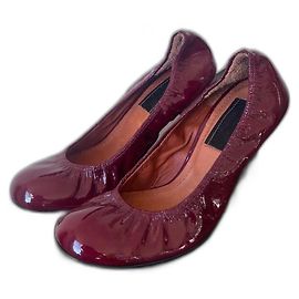 Lanvin Zapatos de tacón de charol burdeos Burdeos