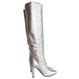 Bota Hattie de comprimento até o joelho em couro prateado da Giuseppe Zanotti Prata Metálico