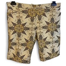 Seltene Chanel 06P Ecru Gold Metallic Bermuda Shorts FR 38 Beige