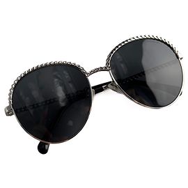 Chanel Gafas de sol de metal con cadena negras Negro