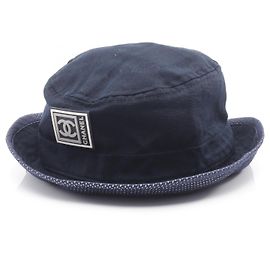 Cappello in cotone della linea Sport di Chanel Blu
