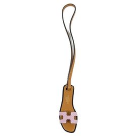 Charm Vache Hunter Epsom Nano Oran da Hermès Rosa Outro