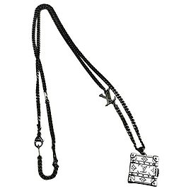 Collana Louis Vuitton LV Charm Monogram Pillcase Argento Silver hardware