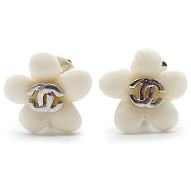 Chanel Boucles d'oreilles Clip CC Logo Fleurs Blanches Blanc