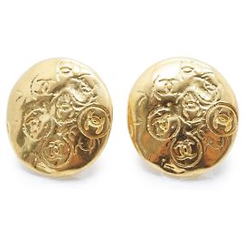 Chanel Boucles d'oreilles à clip multiple CC en relief GP Doré