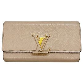 Cartera Larga Capucines Louis Vuitton Beige Gris