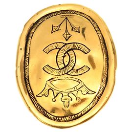 Vintage Gold Brosche mit dem Coco Crown Mark von CHANEL Golden