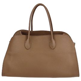 A Tote Margaux 17 em couro macio marrom da The Row Marrom