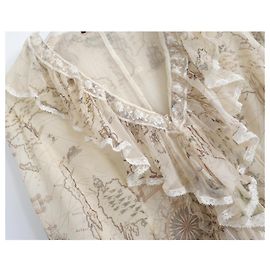 Blusa de seda com babados estampada com mapa Alexander McQueen Primavera 2005 Cru