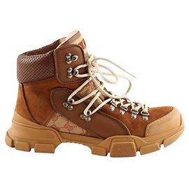 Gucci Zapatos de ante camel con cordones Camello