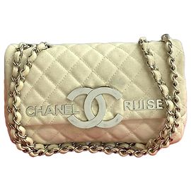 Bolsa de Ombro em Lona Matelassé Chanel Branco
