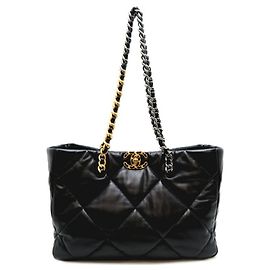 Chanel 19 Einkaufstasche aus gestepptem Leder Mittel Schwarz