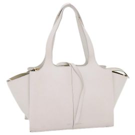Céline Celine Tri-Fold de piel de ternera granulada Medium Blanco