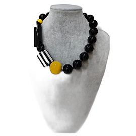 Collar Angela Caputi de resina negro amarillo y rayado Negro