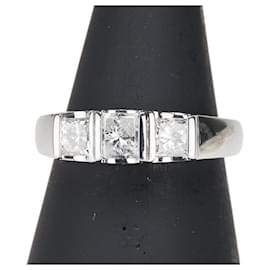 Autre Marque-Pt900 Platinum Diamond Ring-Silvery