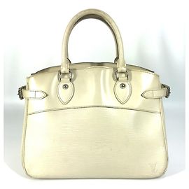 Louis Vuitton Epi Passy PM Tote Bag Weiß Aus weiß