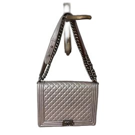 Chanel Handtasche aus Leder Silber Silber