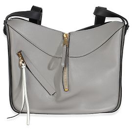 Bolsa de ombro Hammock média em couro de bezerro cinza e preto Loewe Marrom