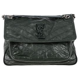 Bolsa de Ombro Niki Média em Couro Amassado Verde da Saint Laurent Verde
